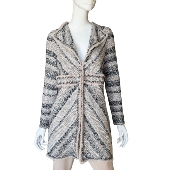 Chicos Elyse Cardigan Cream, Taupe, and Black Textured Pattern Topper Size Zero - Picture 2 of 4